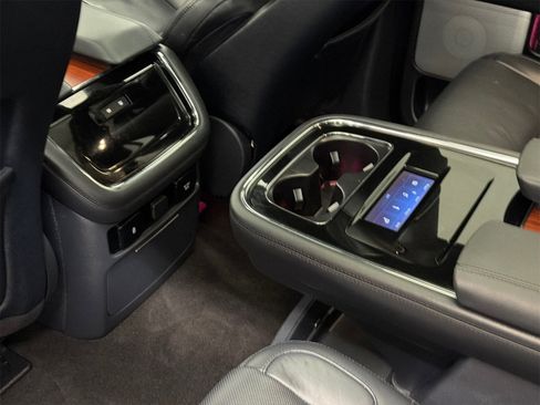 Used 2022 Lincoln Navigator L Reserve w/ Equipment Group 201A image 22