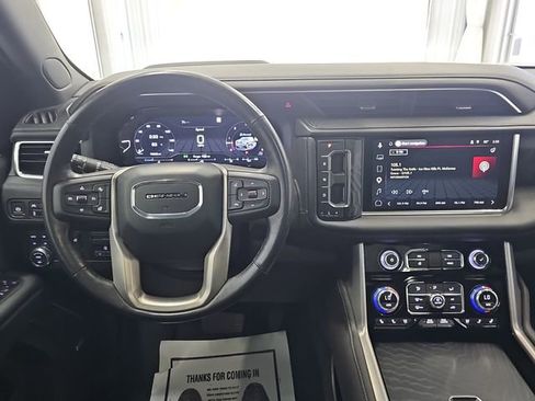 Used 2022 GMC Yukon XL Denali w/ Denali Premium Package AWD/4WD image 13
