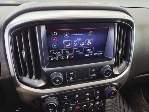 Used 2022 Chevrolet Colorado ZR2 AWD/4WD image 13