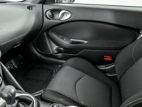 Used 2020 Nissan 370Z w/ Sport Package image 36