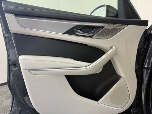 Used 2025 Jaguar F-PACE R-Dynamic S image 10
