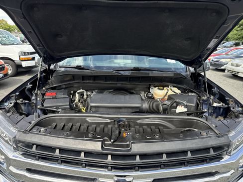 Used 2022 Chevrolet Silverado 1500 LT AWD/4WD image 29