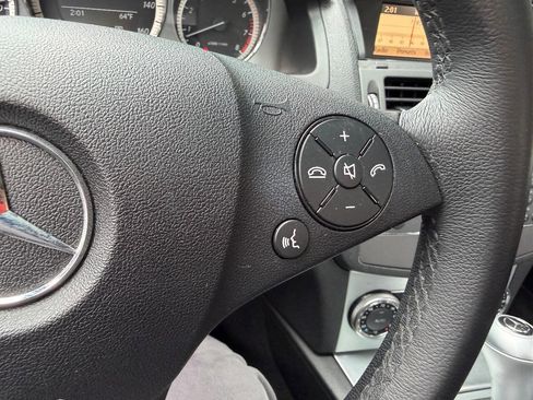 Used 2010 Mercedes-Benz C 300 Sedan image 29