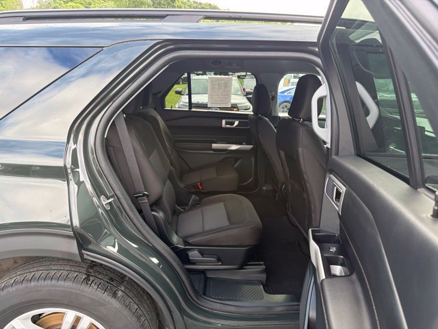 Used 2023 Ford Explorer XLT AWD/4WD image 36