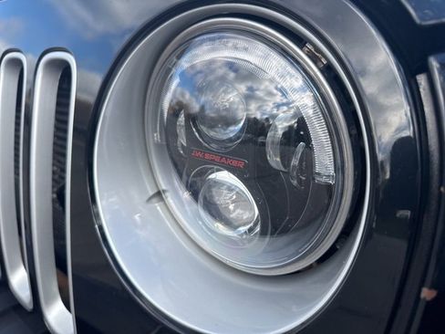 Certified 2016 Jeep Wrangler Unlimited Sahara w/ Connectivity Group image 27