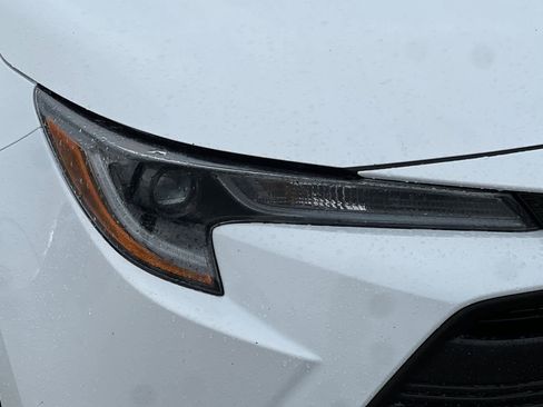 Used 2023 Toyota Corolla LE image 31