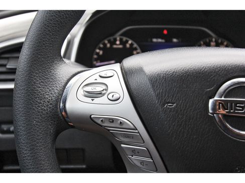 Used 2016 Nissan Murano S FWD image 18