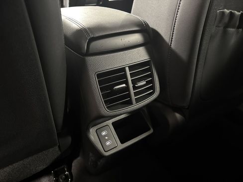 Certified 2025 Kia Seltos SX w/ SX Sunroof Package image 29