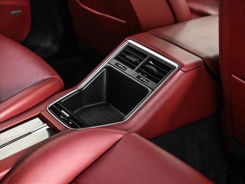 Used 2019 Porsche Panamera 4 AWD/4WD image 18