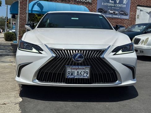 Used 2021 Lexus ES 300h w/ Premium Package FWD image 3