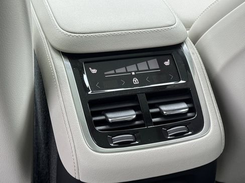 Certified 2026 Volvo XC90 T8 Ultra w/ Lounge Package AWD/4WD image 13