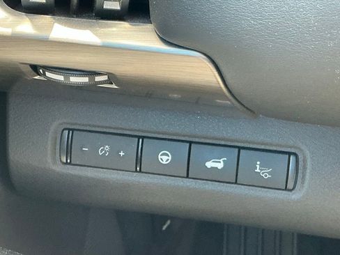 Used 2023 Nissan Pathfinder Platinum AWD/4WD image 22