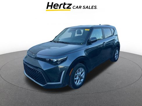 Used 2025 Kia Soul LX w/ LX Technology Package image 2