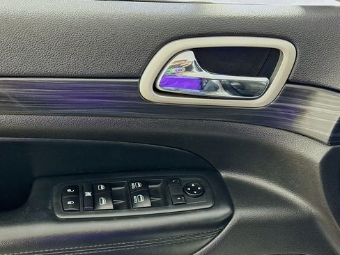 Used 2020 Jeep Grand Cherokee Altitude image 21