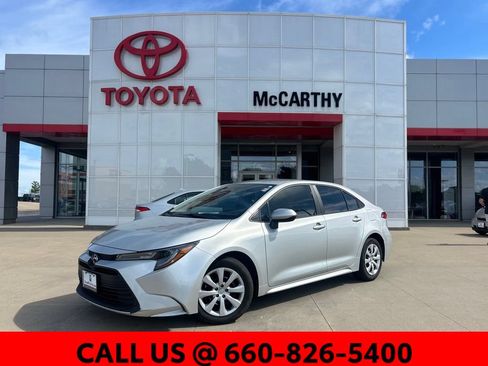 Used 2025 Toyota Corolla LE FWD image 1
