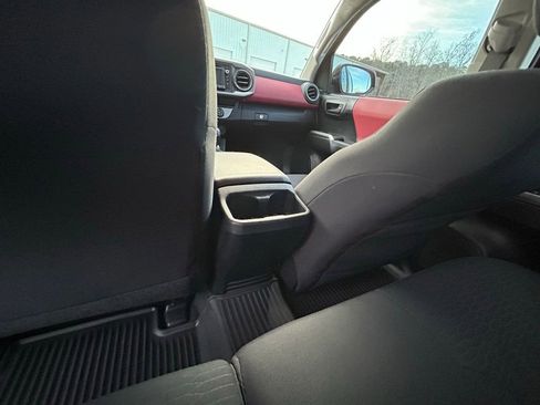 Used 2019 Toyota Tacoma 2WD Double Cab image 15