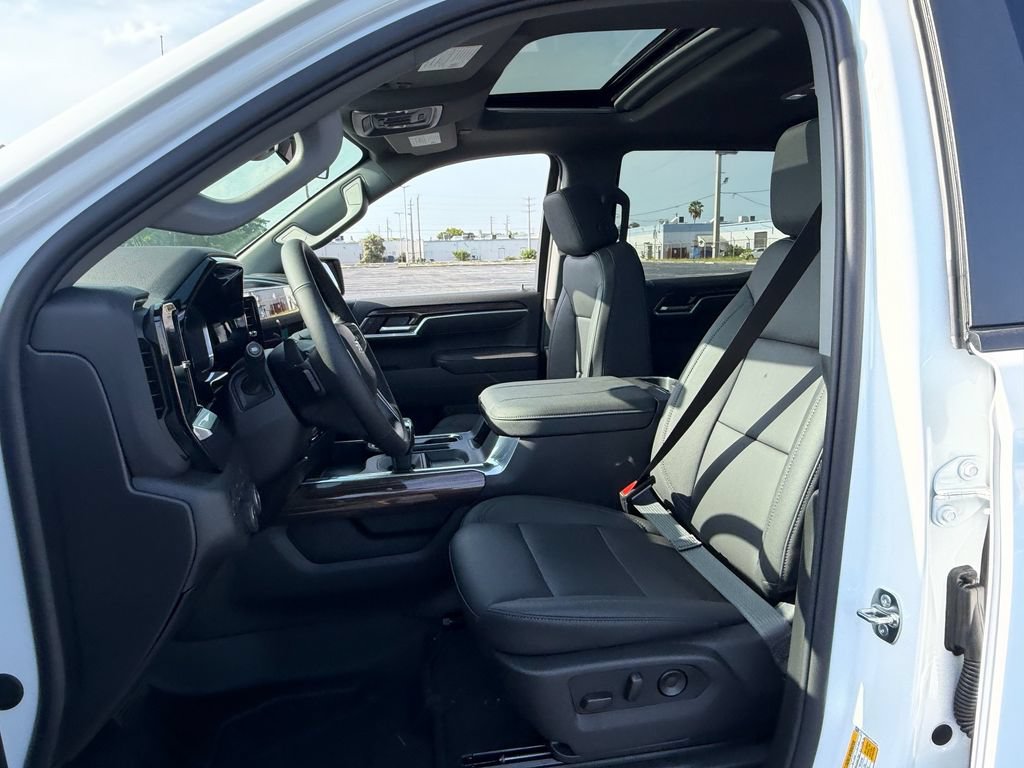 New 2026 Chevrolet Silverado 1500 RST w/ Redline Edition AWD/4WD image 7