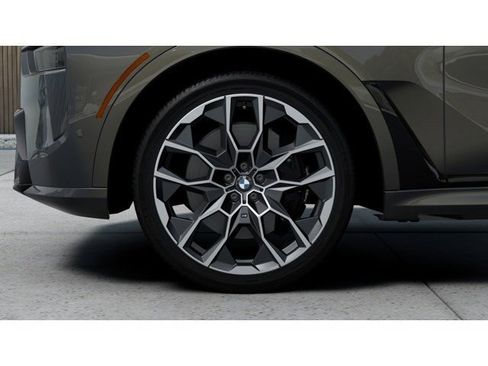 New 2026 BMW X7 xDrive40i w/ M Sport Package image 7