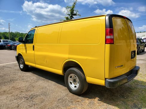 Used 2021 Chevrolet Express 2500 RWD image 6