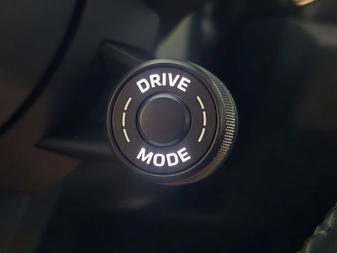 Certified 2024 Porsche Macan GTS AWD/4WD image 40
