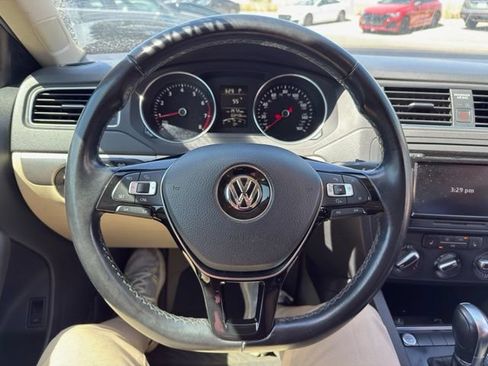 Used 2015 Volkswagen Jetta SE FWD image 21