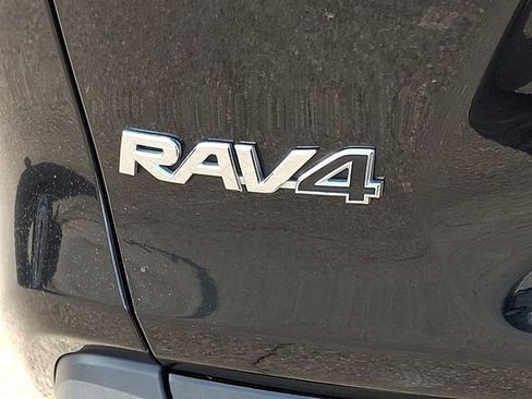 Used 2025 Toyota RAV4 XLE FWD image 31