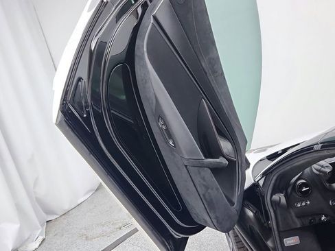 Used 2024 McLaren 750S Spider image 16