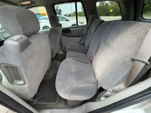 Used 2004 Chevrolet TrailBlazer LS w/ LS Preferred Equipment Group RWD image 15