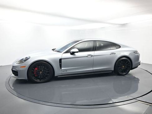 Used 2020 Porsche Panamera GTS image 2