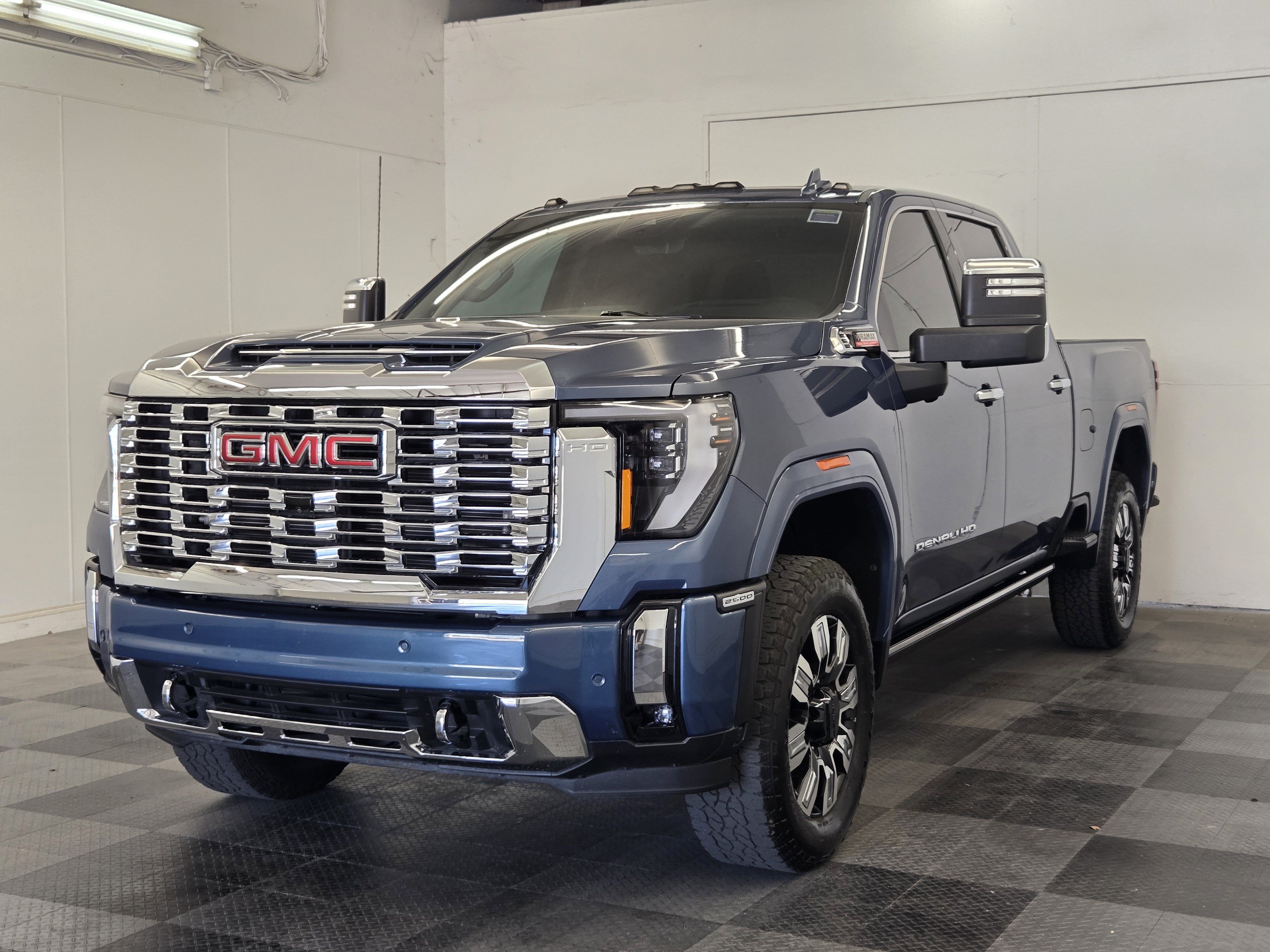 Used 2025 GMC Sierra 2500 Denali w/ Denali Reserve Package AWD/4WD image 4
