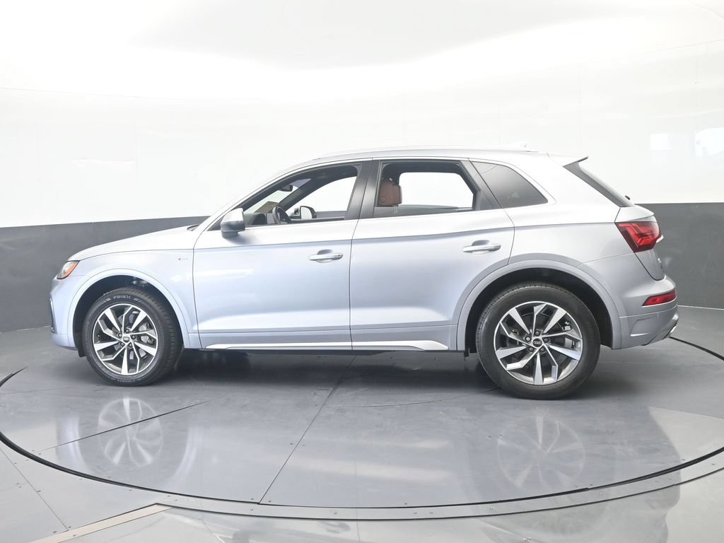 Used 2022 Audi Q5 2.0T Premium Plus w/ Premium Plus Package AWD/4WD image 3