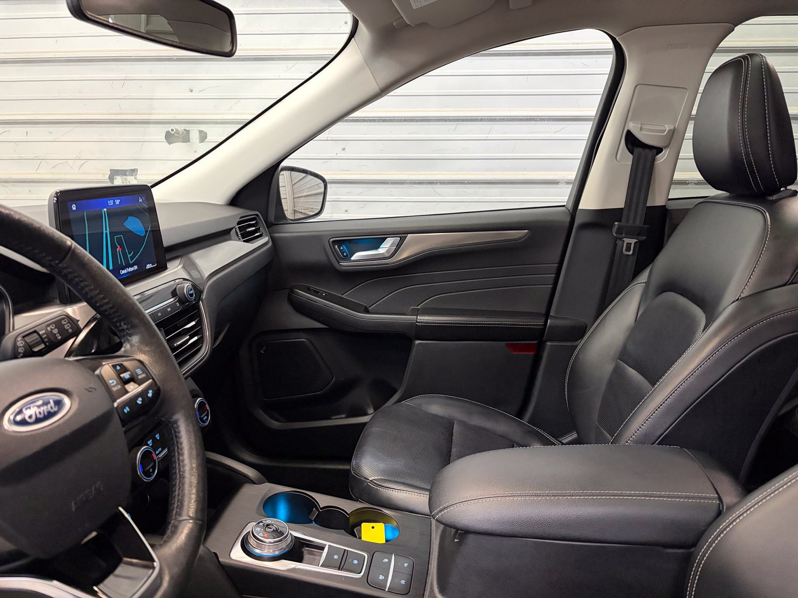 Used 2021 Ford Escape Titanium AWD/4WD image 23