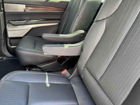 New 2026 Cadillac Vistiq Sport w/ LPO, Floor Liner Package AWD/4WD image 19