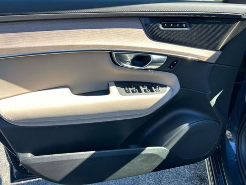 New 2026 Volvo XC90 B6 Plus w/ Protection Package Premier image 22