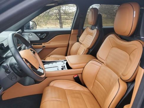 Used 2023 Lincoln Aviator Black Label w/ Dynamic Handling Package AWD/4WD image 17