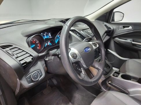 Used 2016 Ford Escape SE image 17