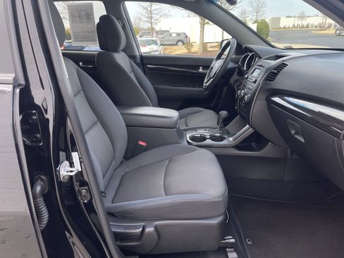 Used 2013 Kia Sorento LX image 31