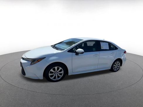 Used 2025 Toyota Corolla LE image 8