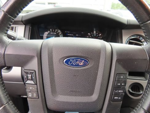 Used 2017 Ford Expedition XLT w/ Equipment Group 201A RWD image 18