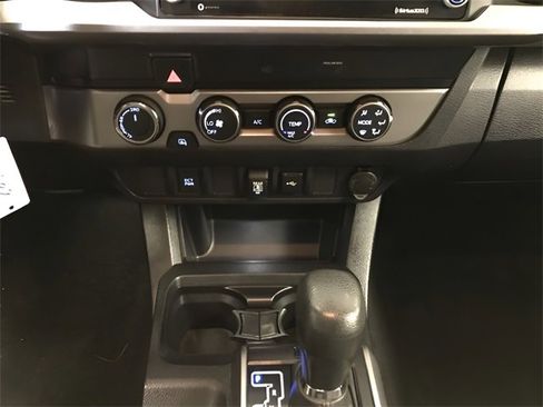 Certified 2020 Toyota Tacoma SR5 image 16