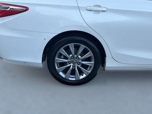 Used 2016 Toyota Camry XLE w/ Moonroof Package FWD image 13