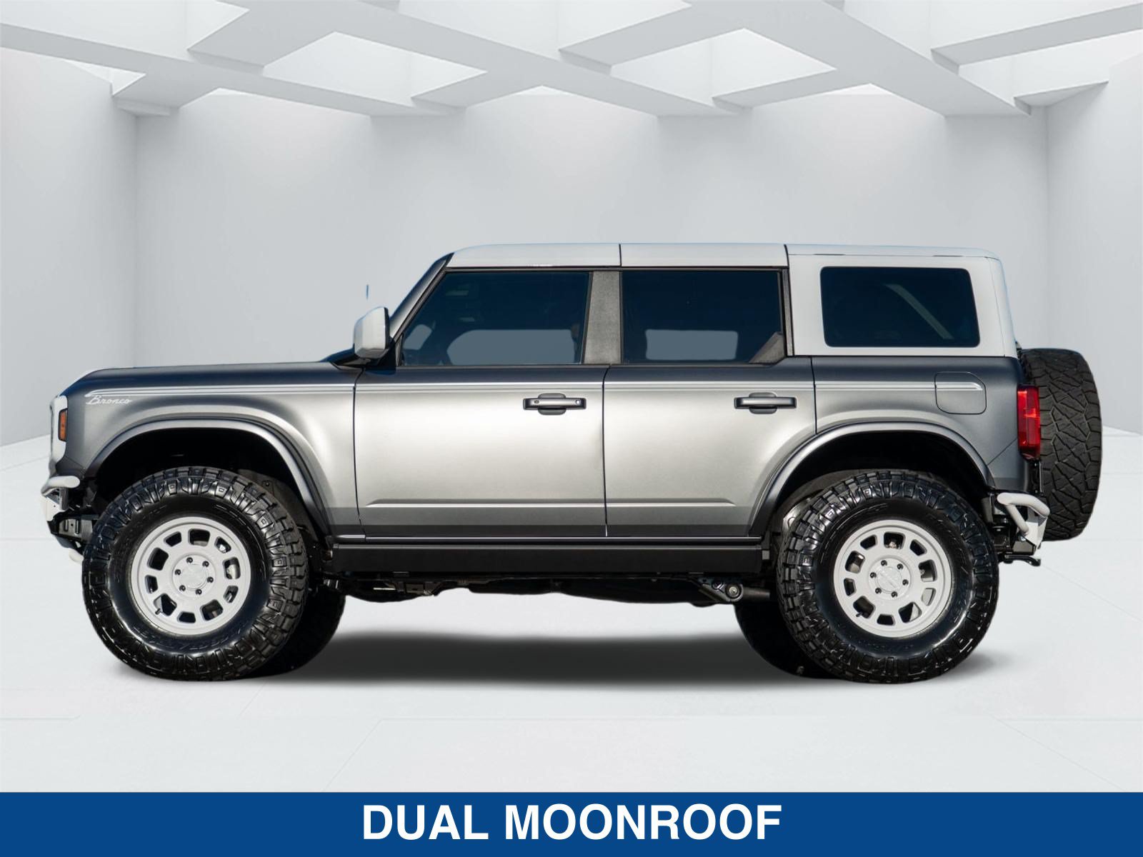 Used 2025 Ford Bronco Heritage Edition AWD/4WD image 7