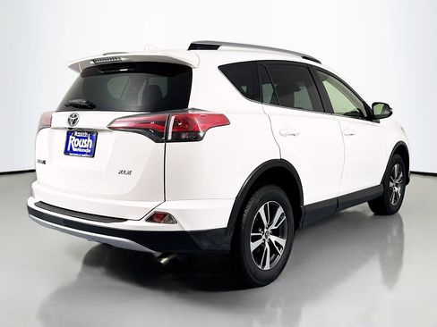 Used 2018 Toyota RAV4 XLE image 5
