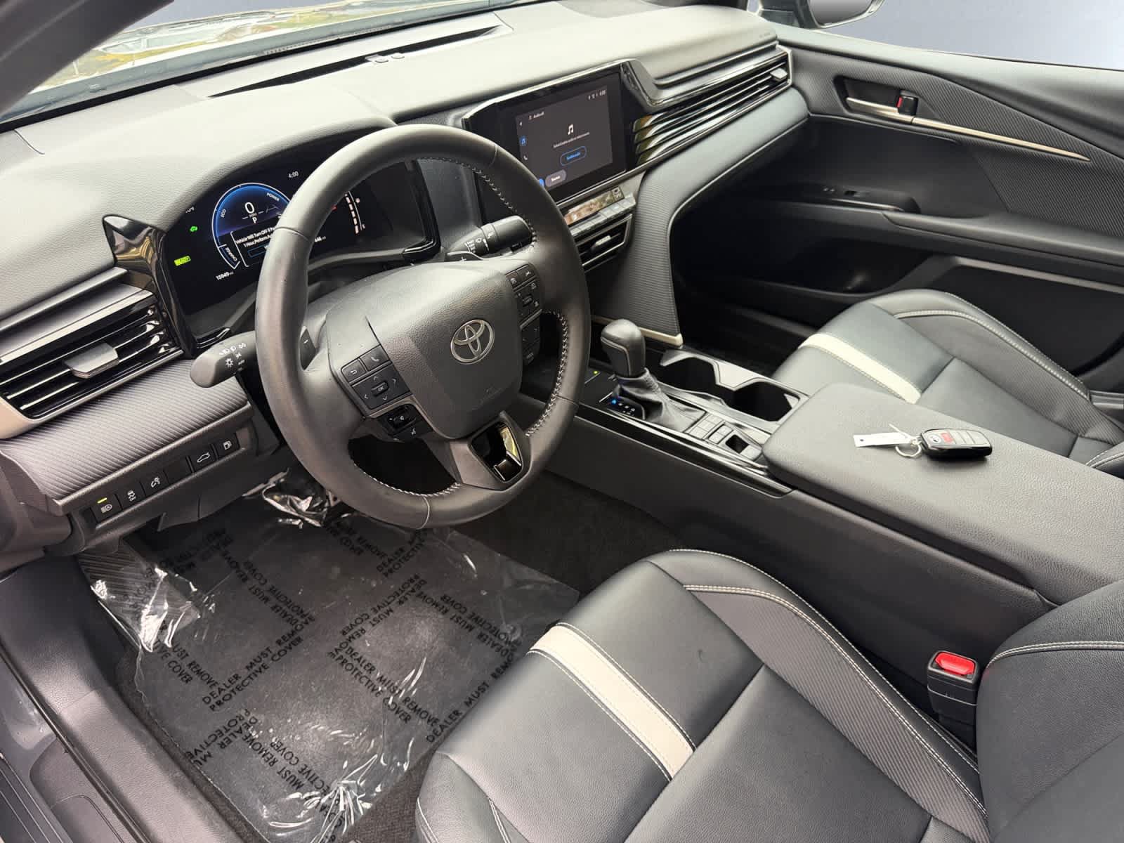 Used 2026 Toyota Camry SE FWD image 13