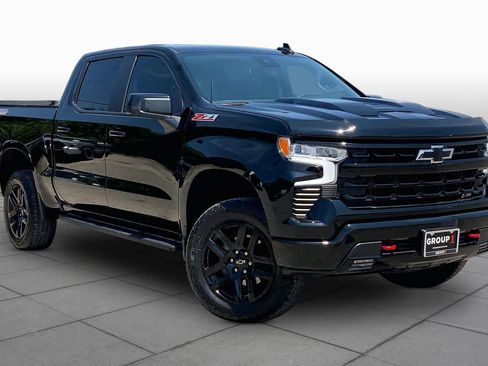 Used 2025 Chevrolet Silverado 1500 LT Trail Boss w/ Convenience Package II AWD/4WD image 3