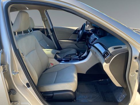 Used 2016 Honda Accord LX image 15