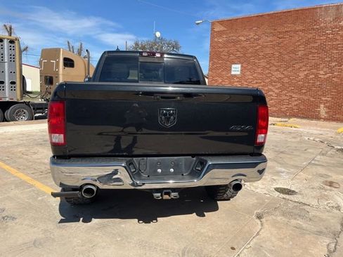 Used 2018 RAM 1500 SLT image 6
