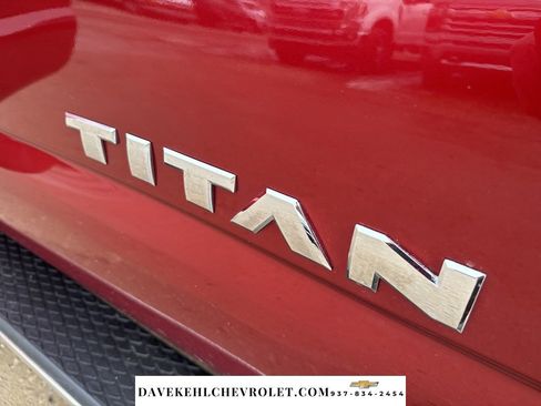 Used 2017 Nissan Titan SV image 37