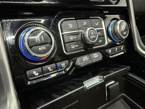 Used 2023 GMC Yukon Denali image 24