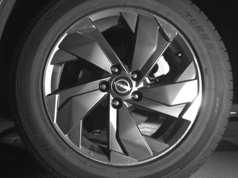 Used 2025 Nissan Rogue SV image 14